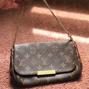Authentic Louis Vuitton Favorite PM Clutch
